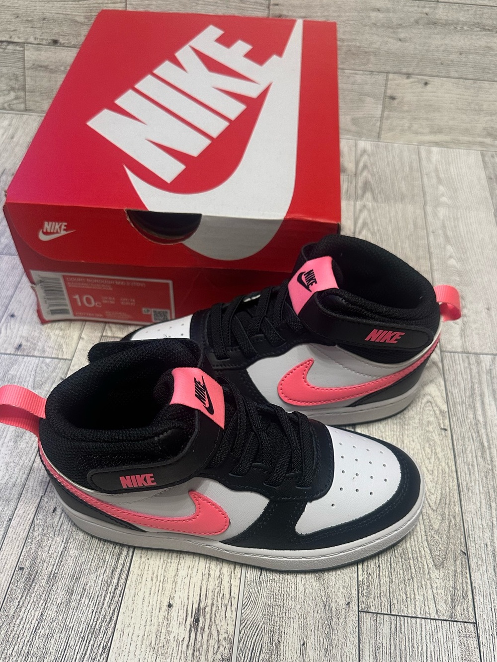 New w Box! Nike Kids Mid-Top Sneakers in Pink, Black and White size 10C